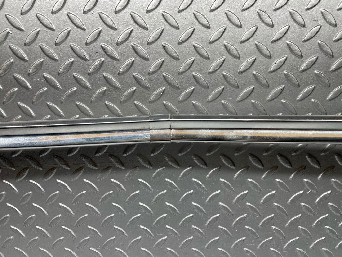 40520 Mercedes-Benz W108 Rear Windscreen Chrome Frame