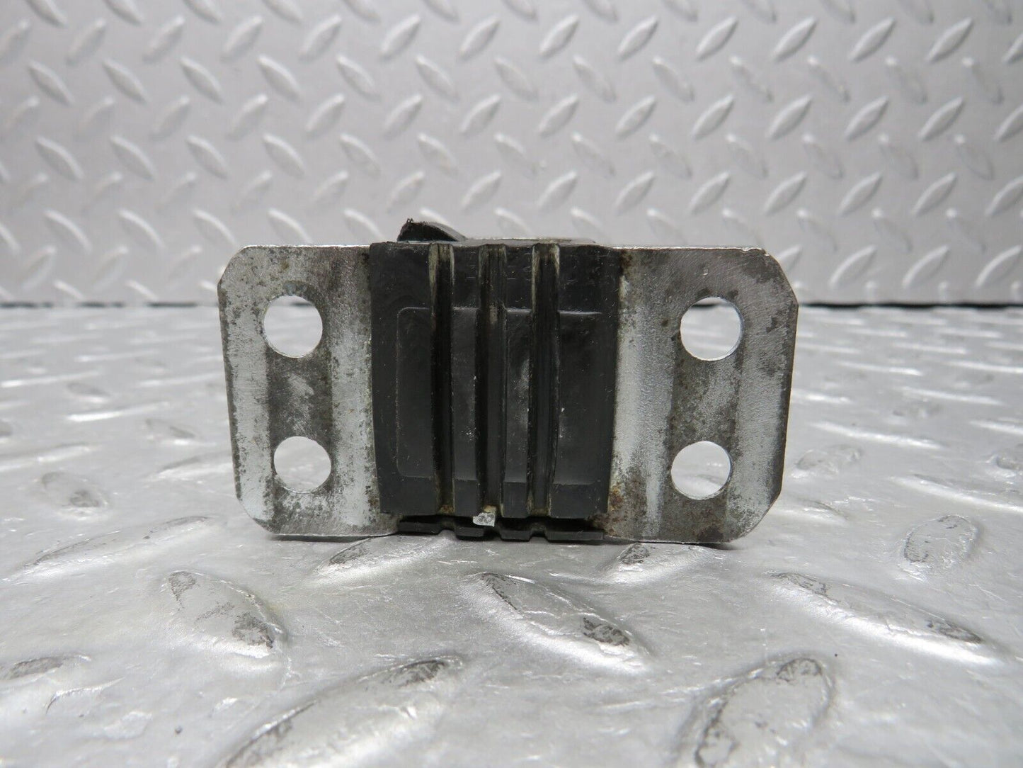 37093 Mercedes-Benz C126 420SEC Coupe Door Lock Latch Left
