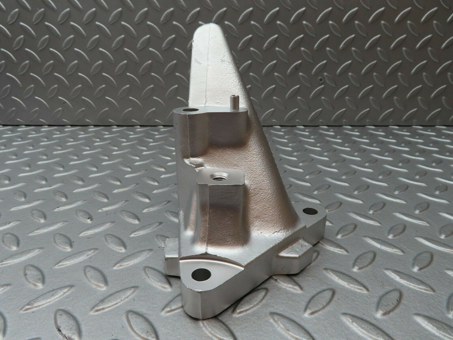 4399 Mercedes-Benz W123 230E Engine Mount Bracket Left Side 1022230504