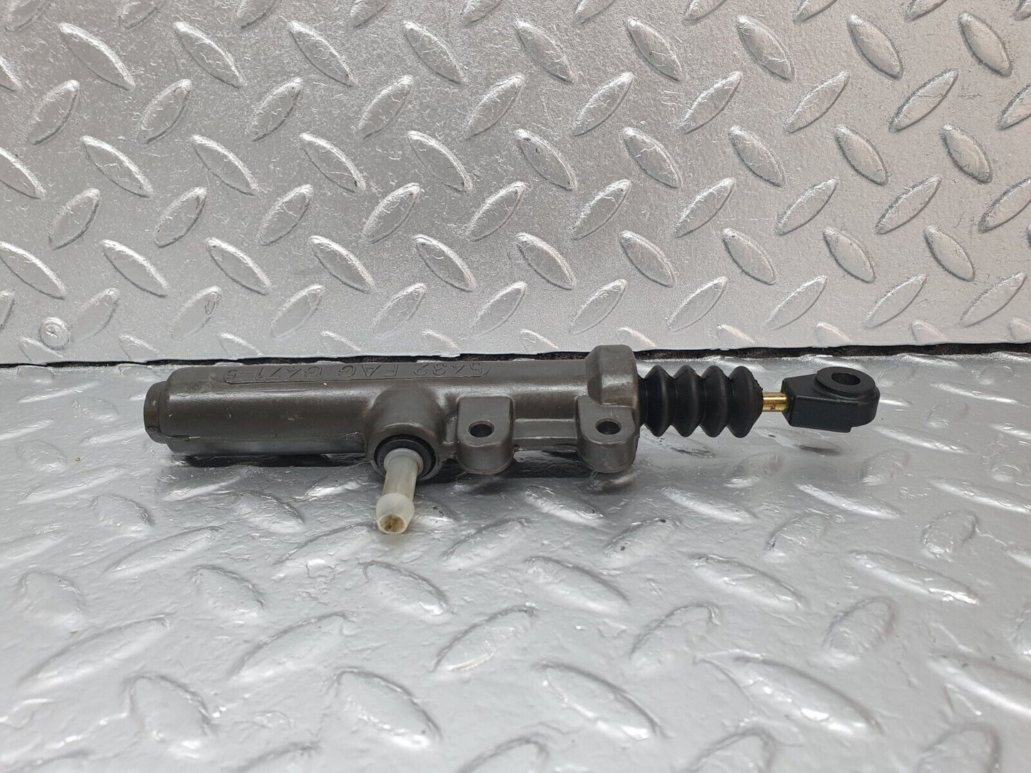 42832 Mercedes-Benz W201 190 Clutch Master Cylinder 5432 Fag G471 2022900112
