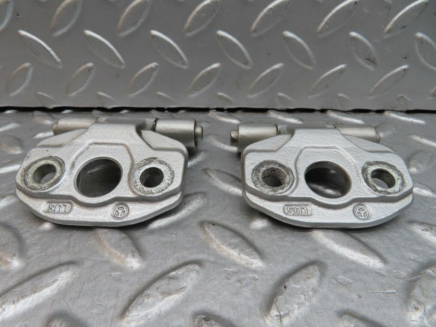19342 Mercedes-Benz C140 CL420 Coupe Left Door Hinges Pair