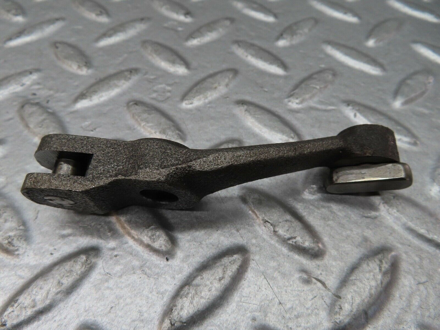 18534 Mercedes-Benz W111 Clutch Release Fork & Bearing Guide Sleeve 1112611418