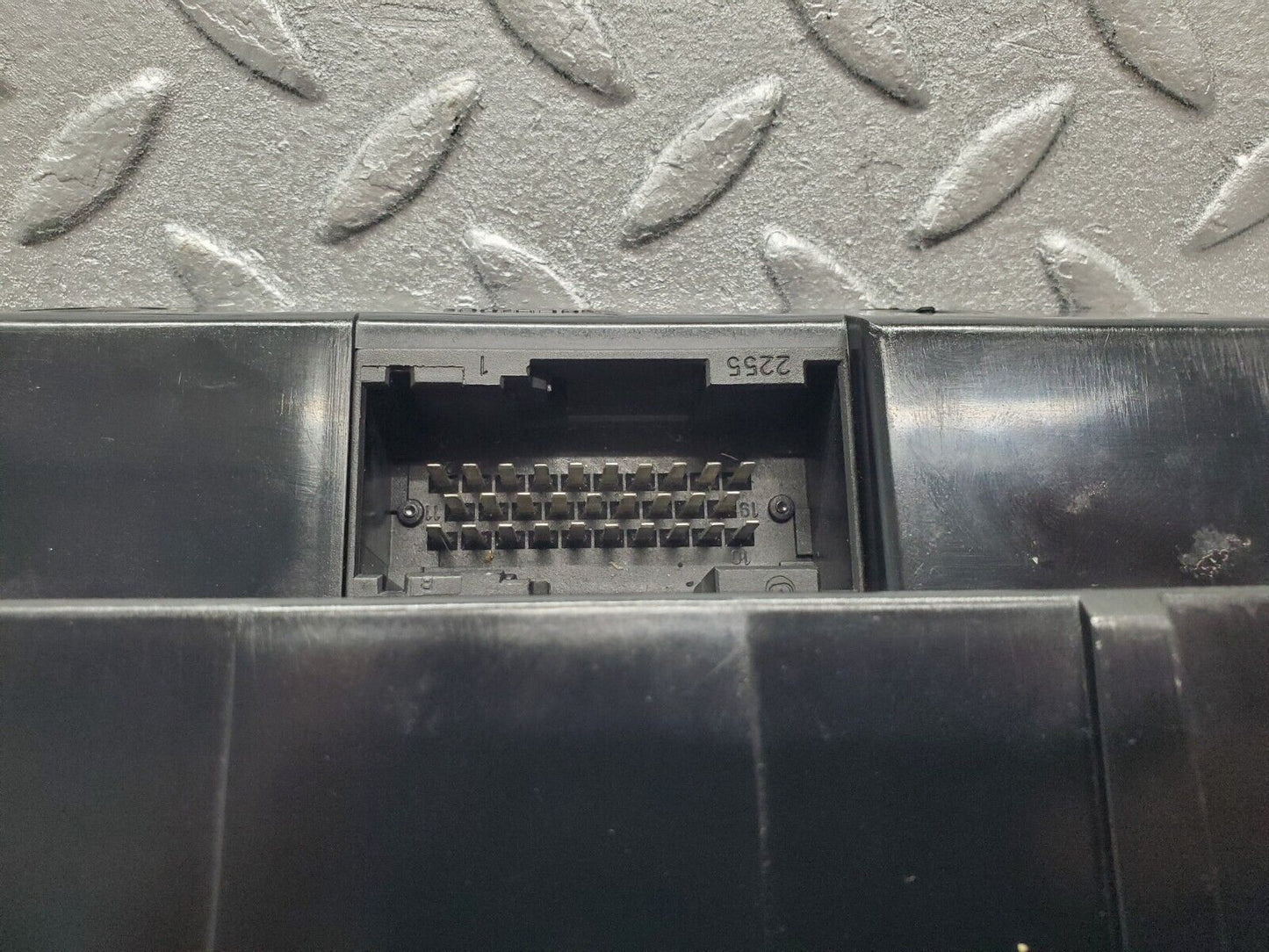 46799 Mercedes-Benz R129 320SL Coupe Heater Climate Control 2028301385