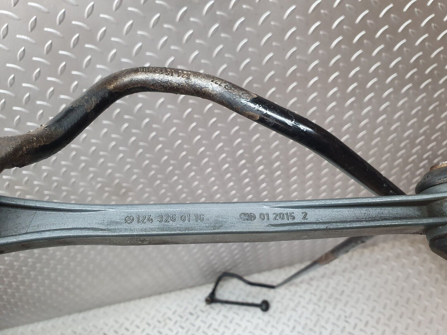 41569 Mercedes-Benz W124 200E Anti Roll Bar Rear Axle 1243261565 1243260116