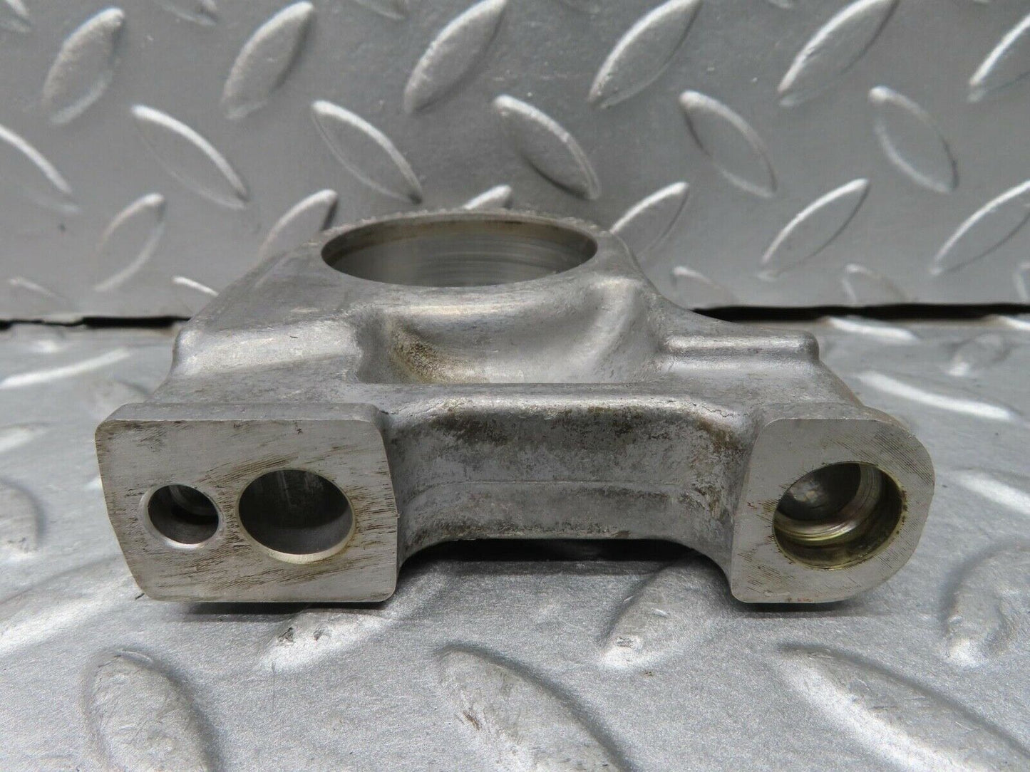 16717 Mercedes-Benz C107 380SLC Camshaft Tower Bearing 1160514612