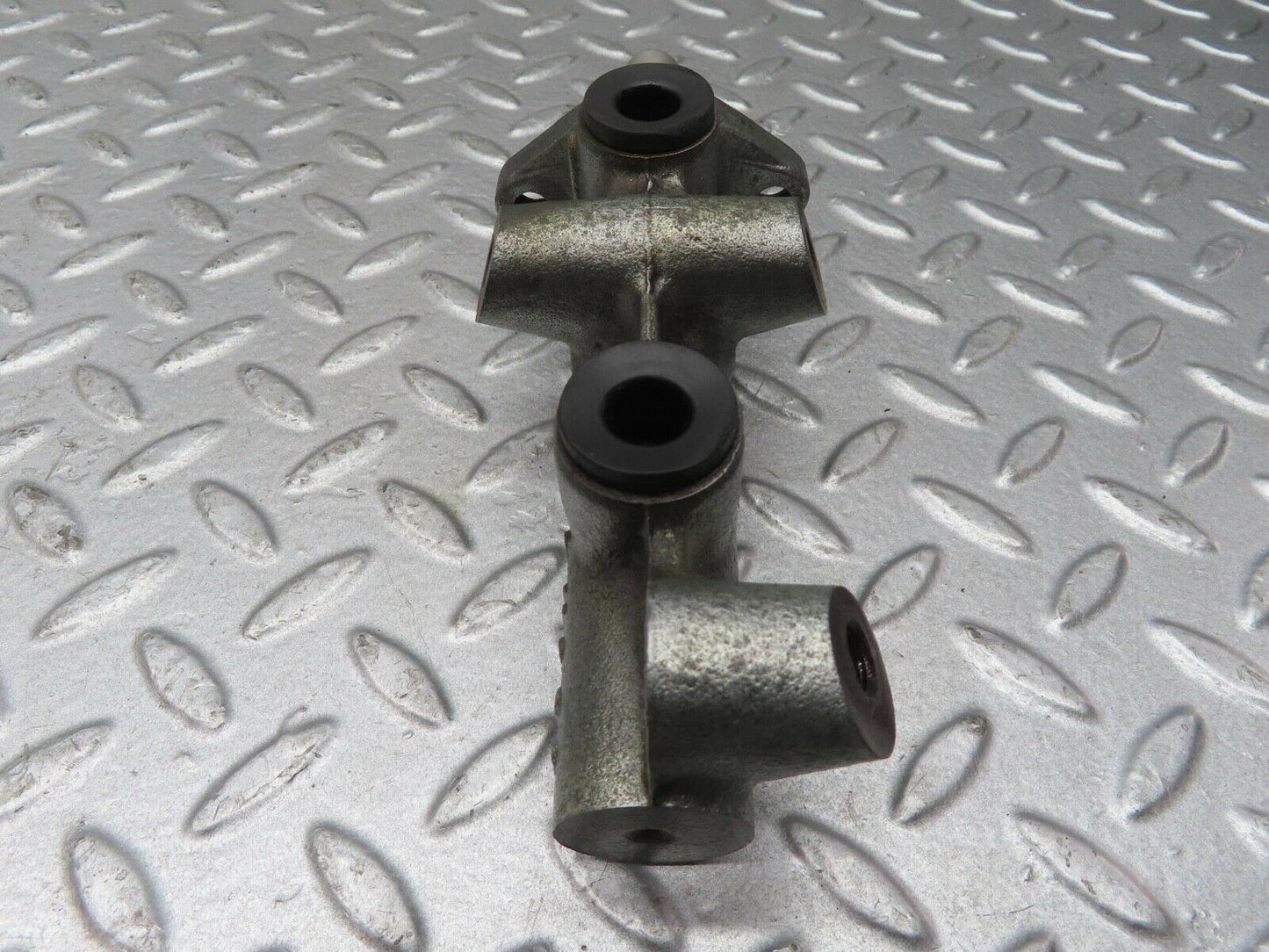 13895 Mercedes-Benz C107 280SLC Brake Master Cylinder Lucas