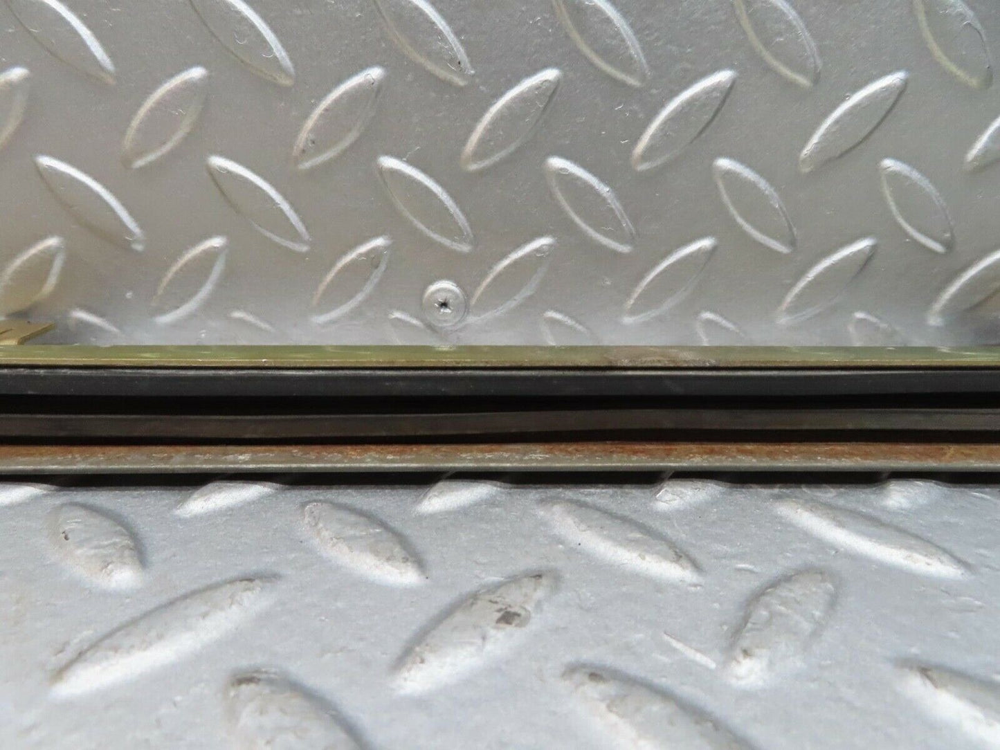 1110 Mercedes-Benz C123 230CE Coupe Front Right Door Window Bottom Rail