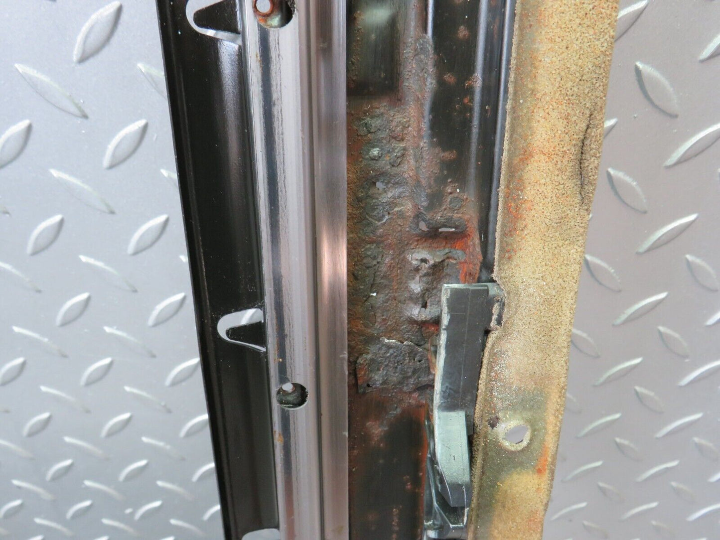 36196 Mercedes-Benz W126 420SE Power Sunroof Frame