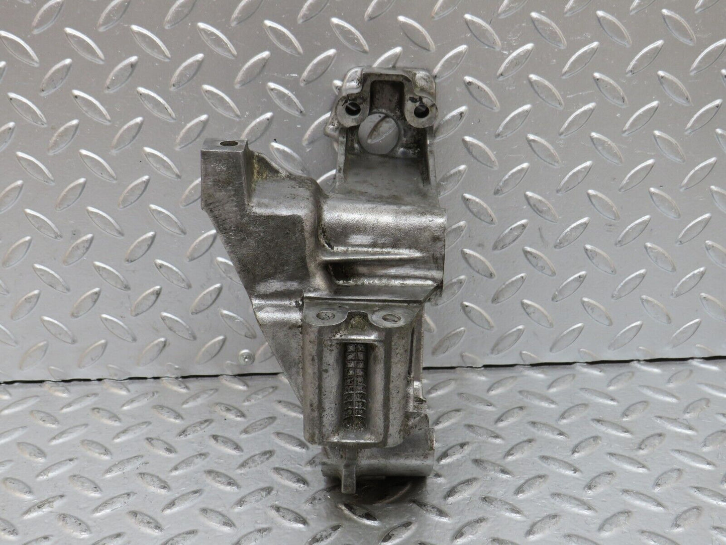 28429 Mercedes-Benz S123 240D Wagon Power Steering Pump Bracket 6172360330