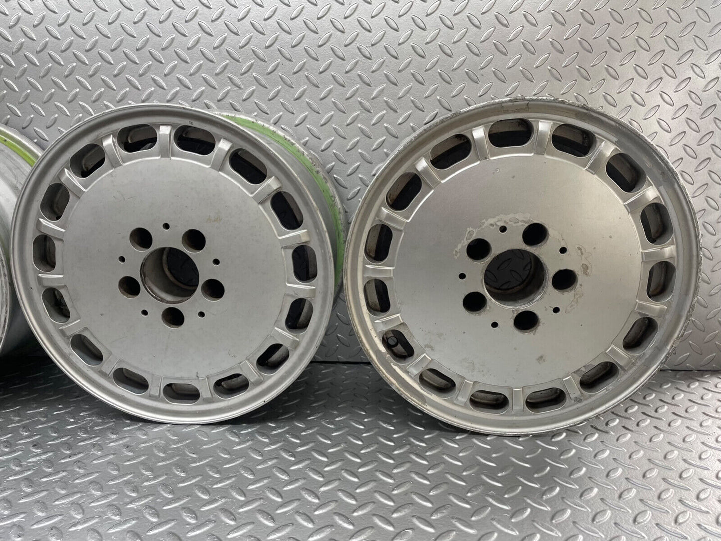 35879 Mercedes-Benz Alloy Wheel Set 7Jx15 H2 ET25 1264003002