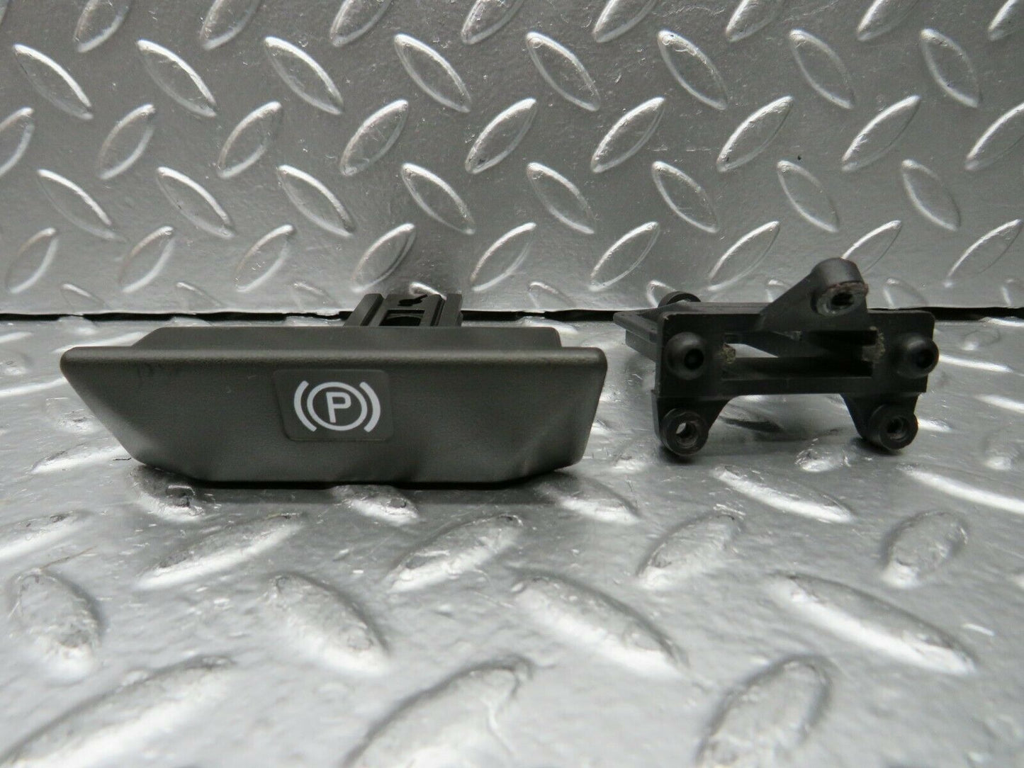 22625 Mercedes-Benz C124 E220 Coupe Parking Brake Release Handle 1244270320