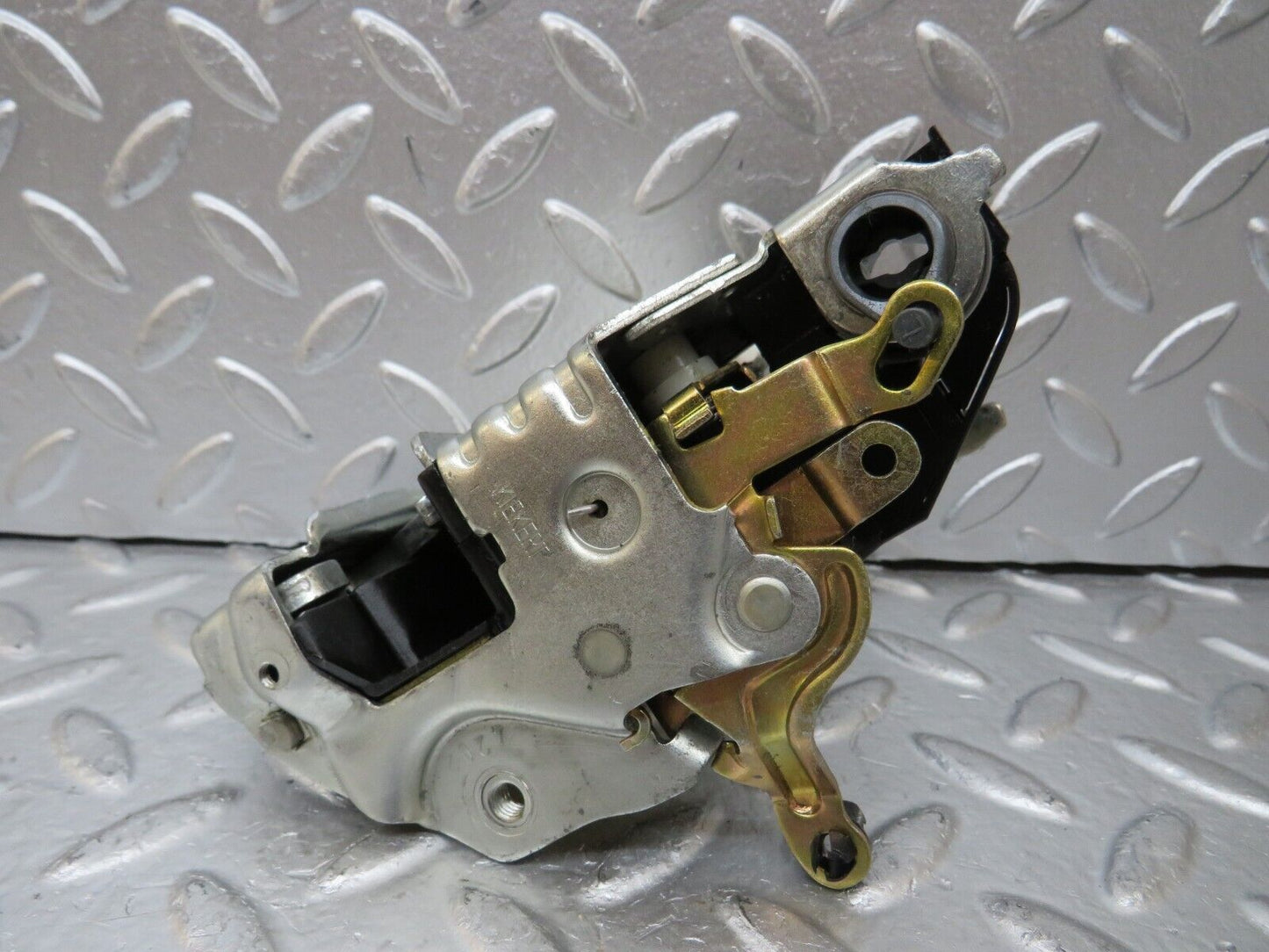 25678 Mercedes-Benz W124 280E Front Left Door Lock Mechanism