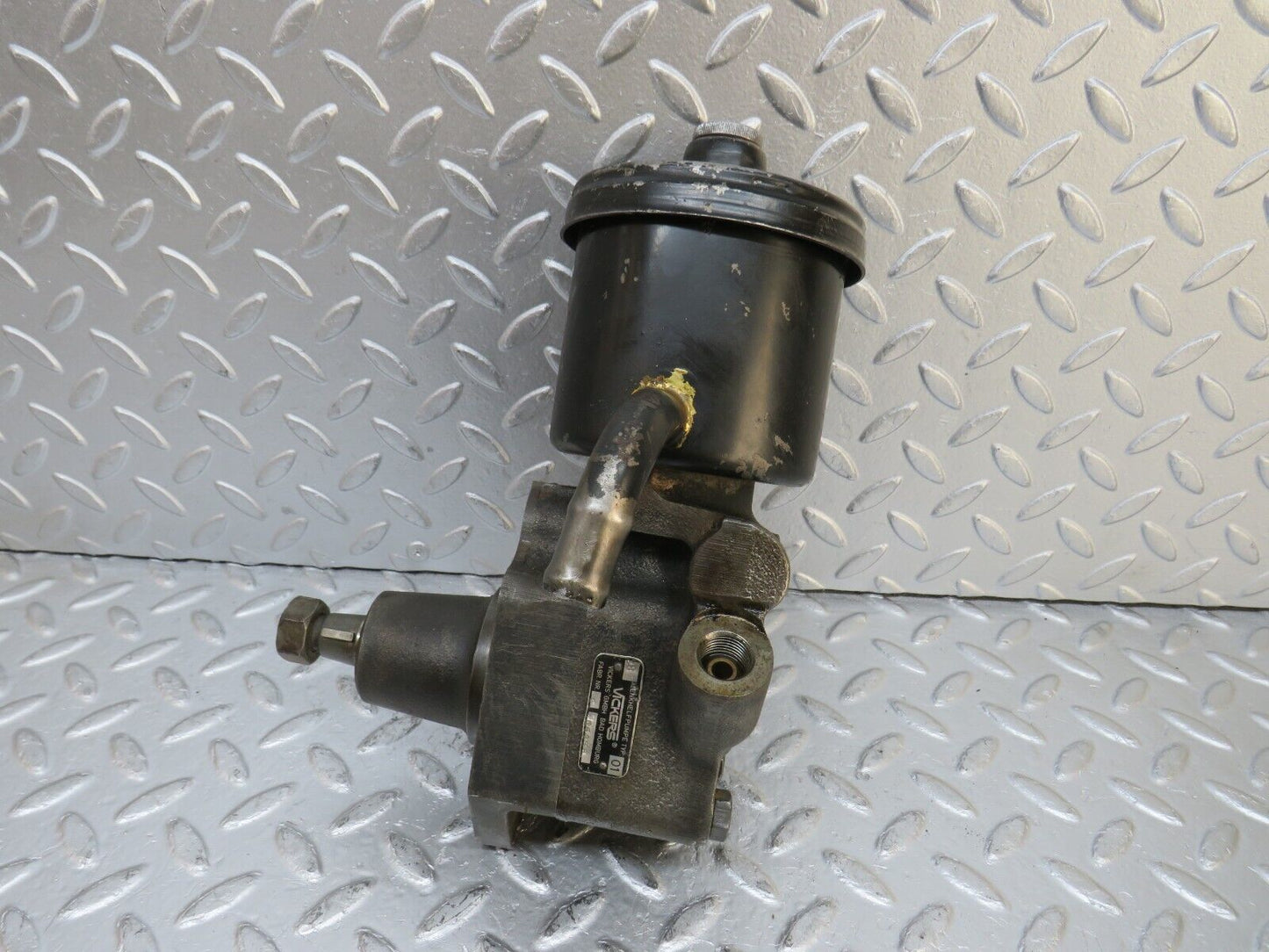 32812 Mercedes-Benz C107 R107 350 V8 Power Steering Pump 1164600183