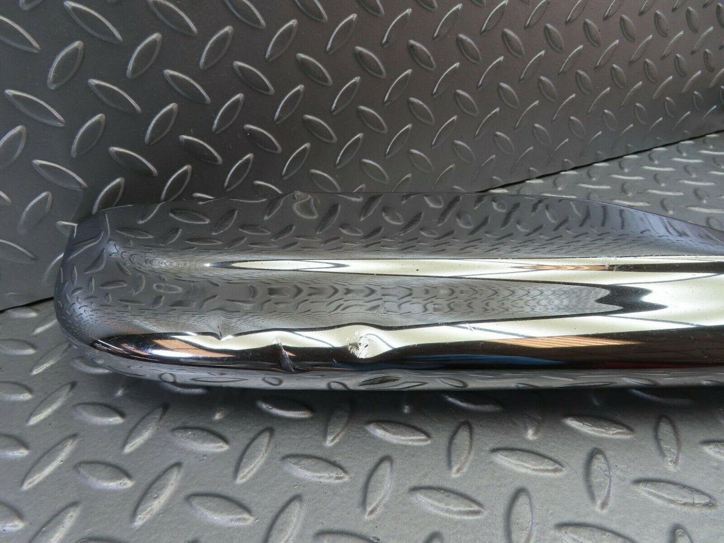 10610 Mercedes-Benz W108 Front Left Upper Bumper Corner