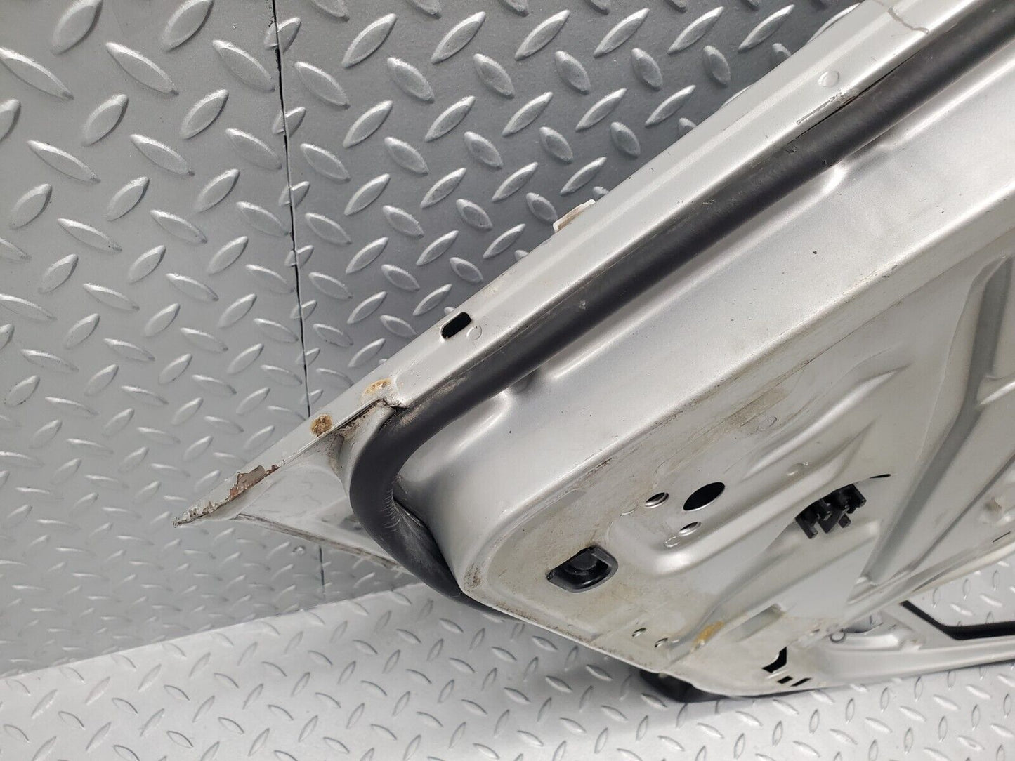 46122 Mercedes-Benz W124 Front Left Door