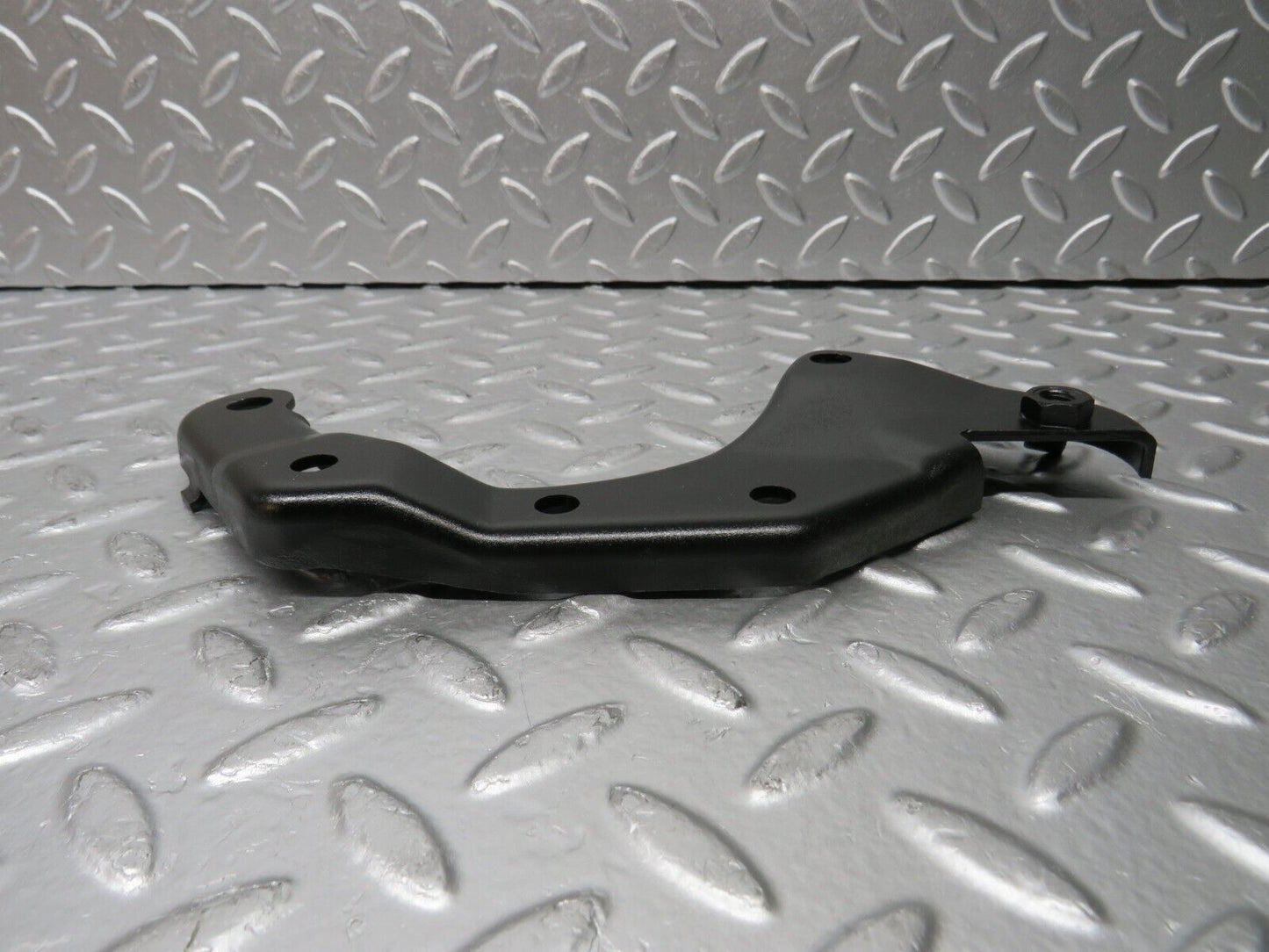 30557 Mercedes-Benz W124 230E Power Steering Pump Bracket