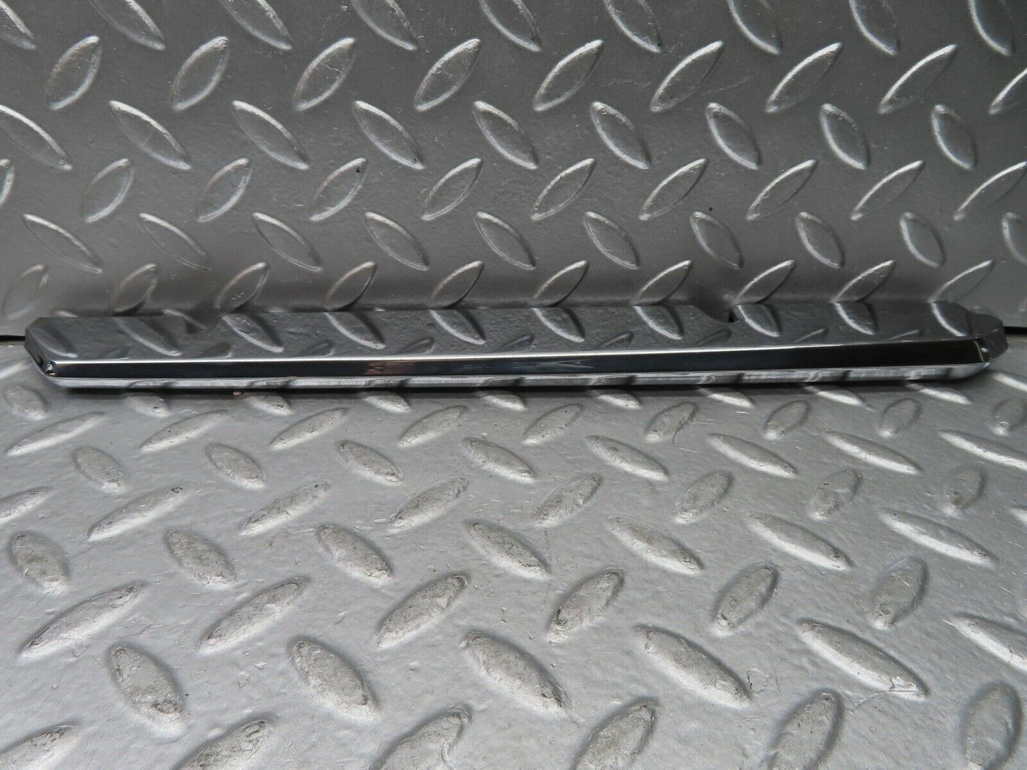 20767 Mercedes-Benz R107 450SL Coupe Bonnet Grill Chrome Trim