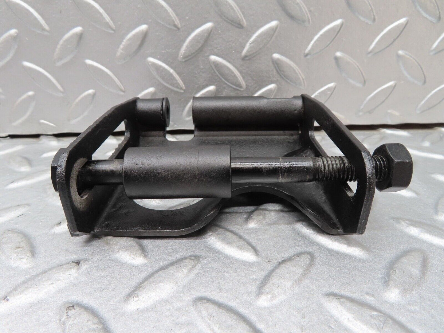 16978 Mercedes-Benz C123 280CE Coupe Alternator Generator Bracket