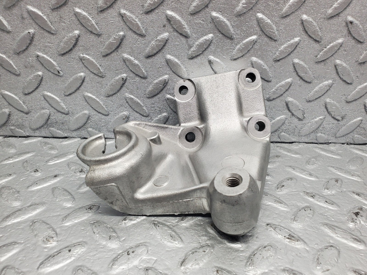 W126 Coupe engine mount bracket right used OEM