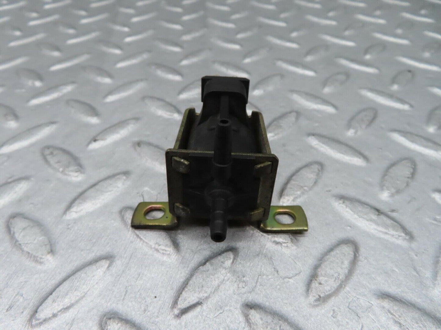 11997 Mercedes-Benz R129 300SL Coupe Vacuum Control Valve Pierburg 0015407097