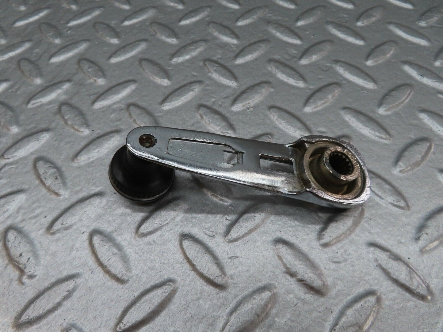 17957 Mercedes-Benz W123 200 Window Lifter Crank Handle