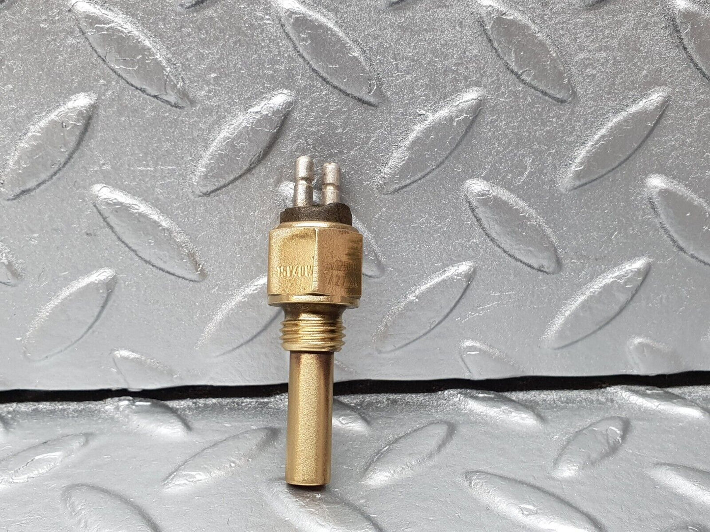 41351 Mercedes-Benz W116 350SE Coolant Temperature Sensor Vdo