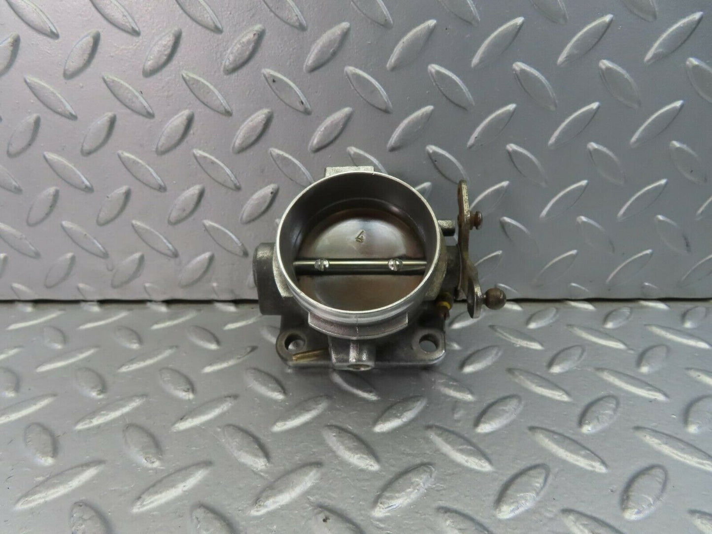 10796 Mercedes-Benz W123 230E Throttle Body