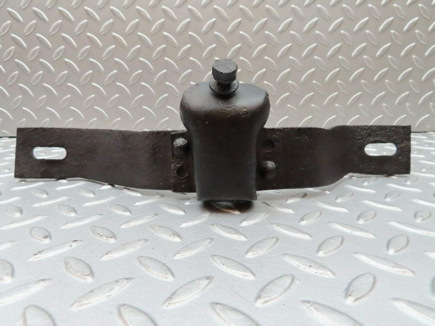 3637 Mercedes-Benz W108 280SE Front Left Bumper Bracket