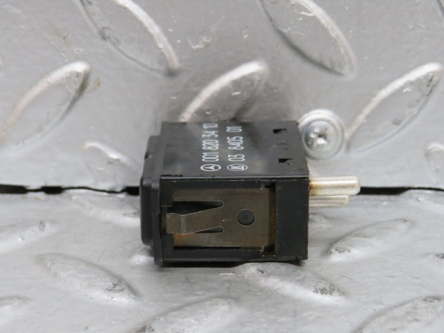 28322 Mercedes-Benz S123 240D Wagon Rear Wiper Control Switch 0018203410