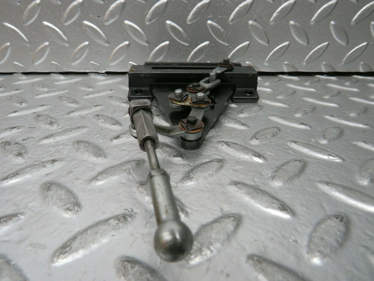 23796 Mercedes-Benz C107 450SLC Coupe Air Vent Control Lever Centre
