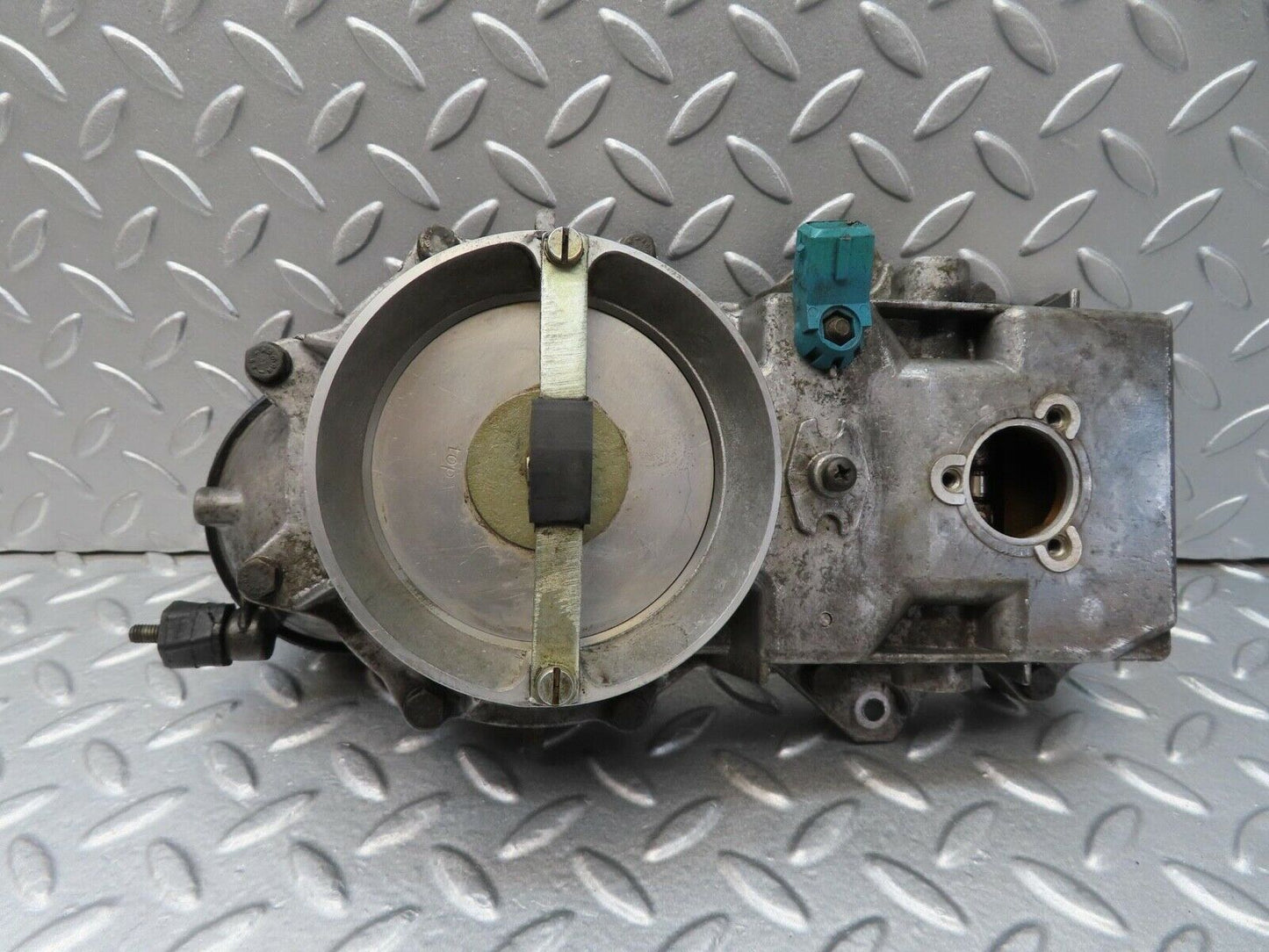 14017 Mercedes-Benz C107 280SLC Air Flow Sensor Bosch 0438120032