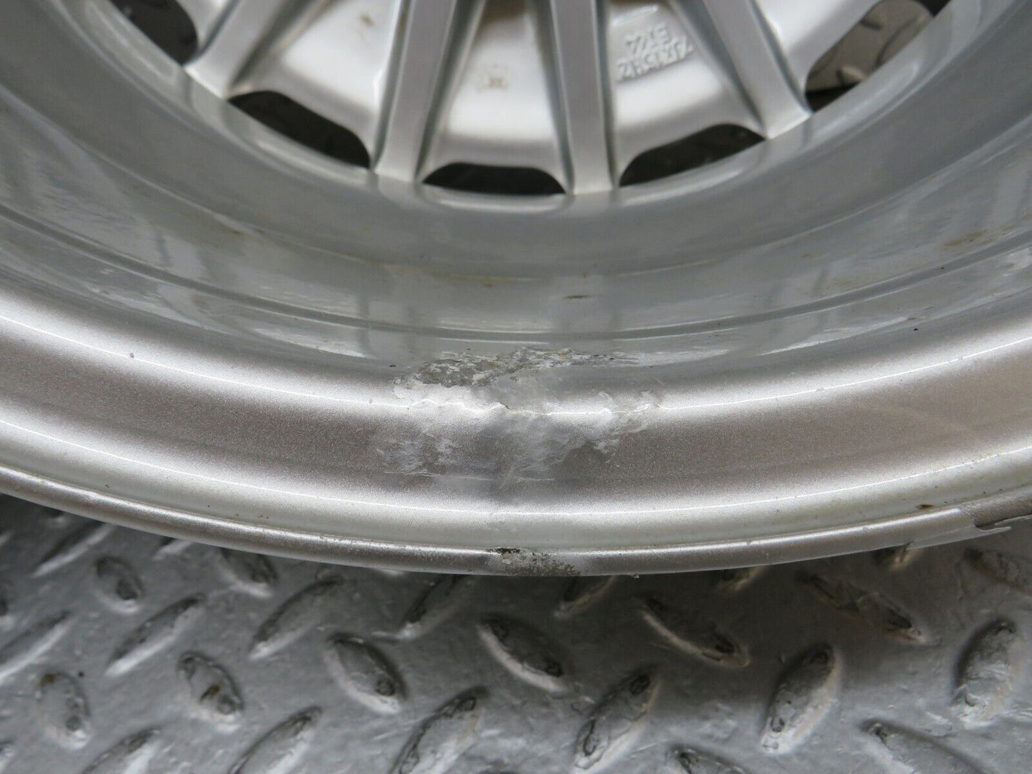 36923 Mercedes-Benz Alloy Wheel Set 7Jx15 H2 ET44 2014001302