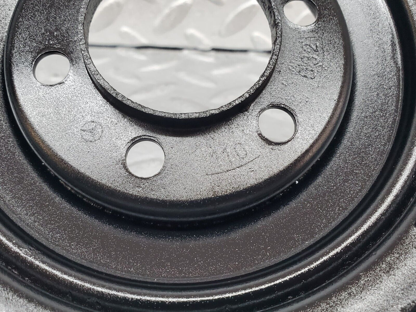 44478 Mercedes-Benz W123 280E Crankshaft Pulley 1100320904