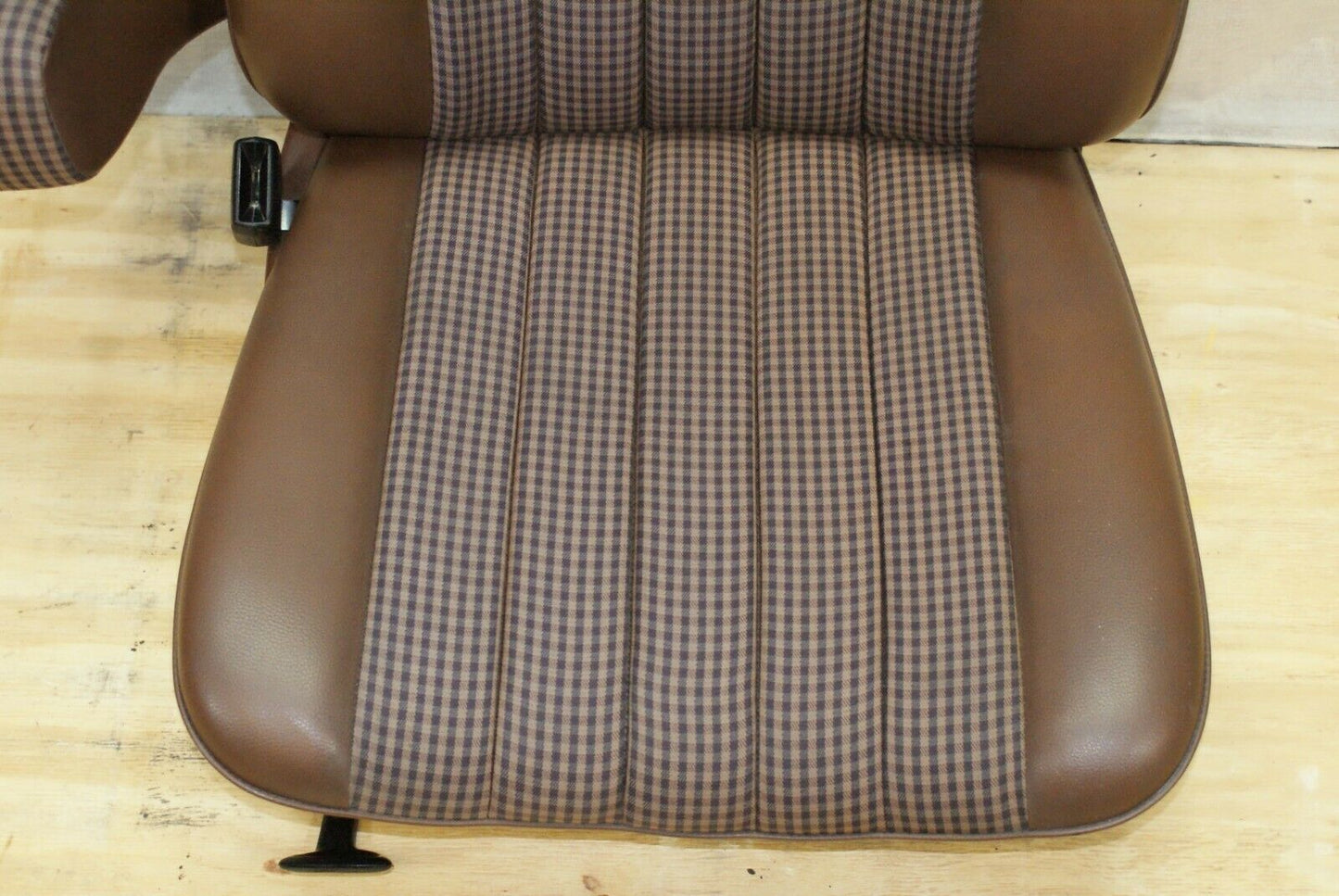 2497 Mercedes-Benz W116 350SE Passenger Seat Left Side 1169101250