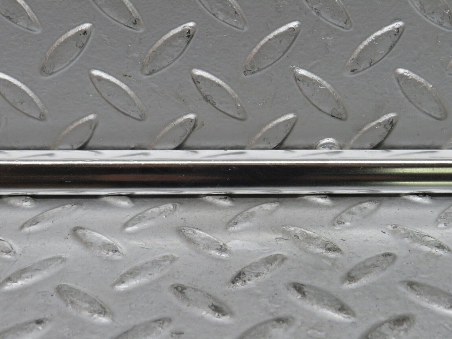 28471 Mercedes-Benz S123 240D Wagon Front Right Door Chrome Moulding Trim