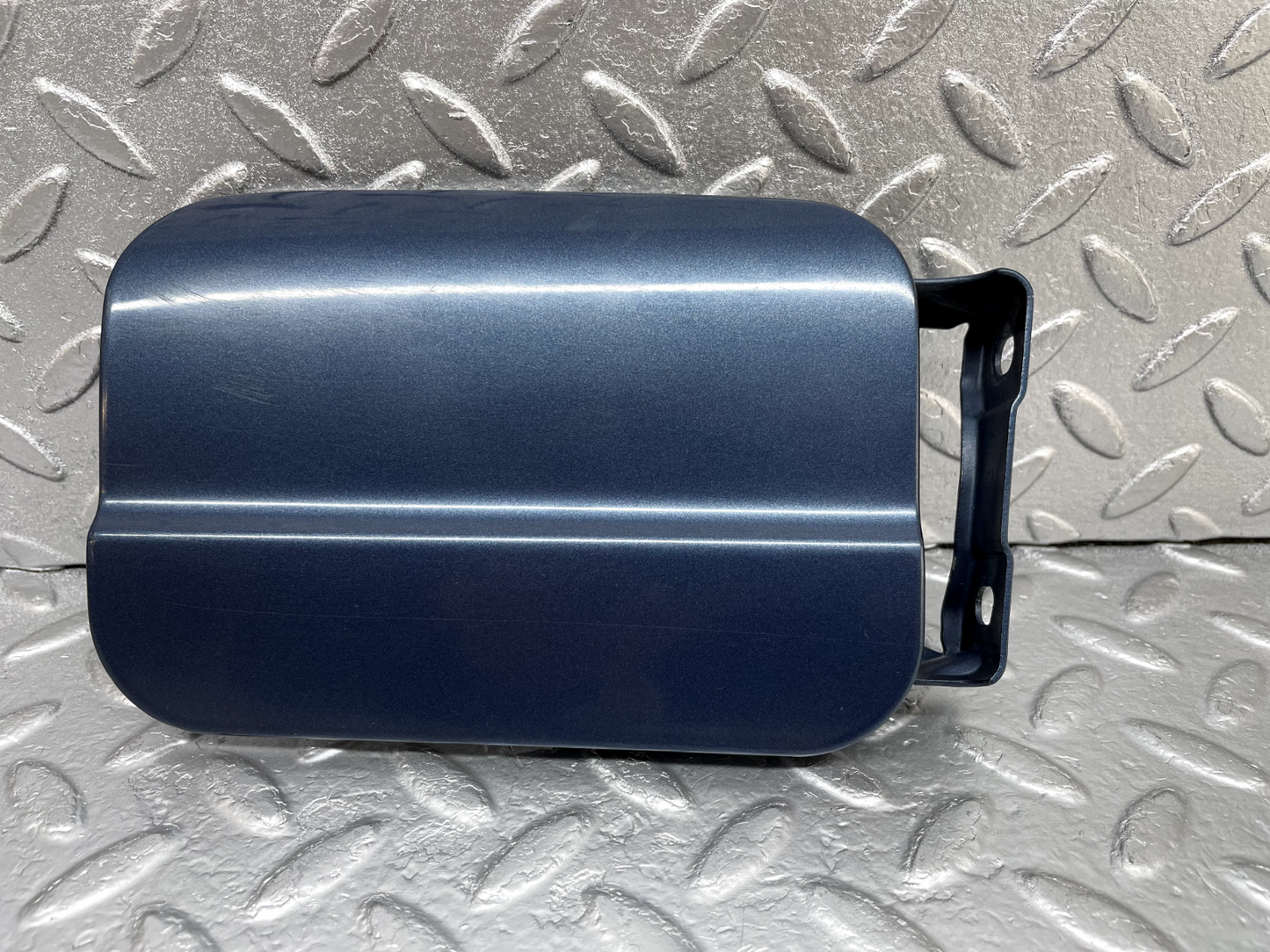 44274 Mercedes-Benz W123 280E Fuel Tank Flap Cap 1235840039