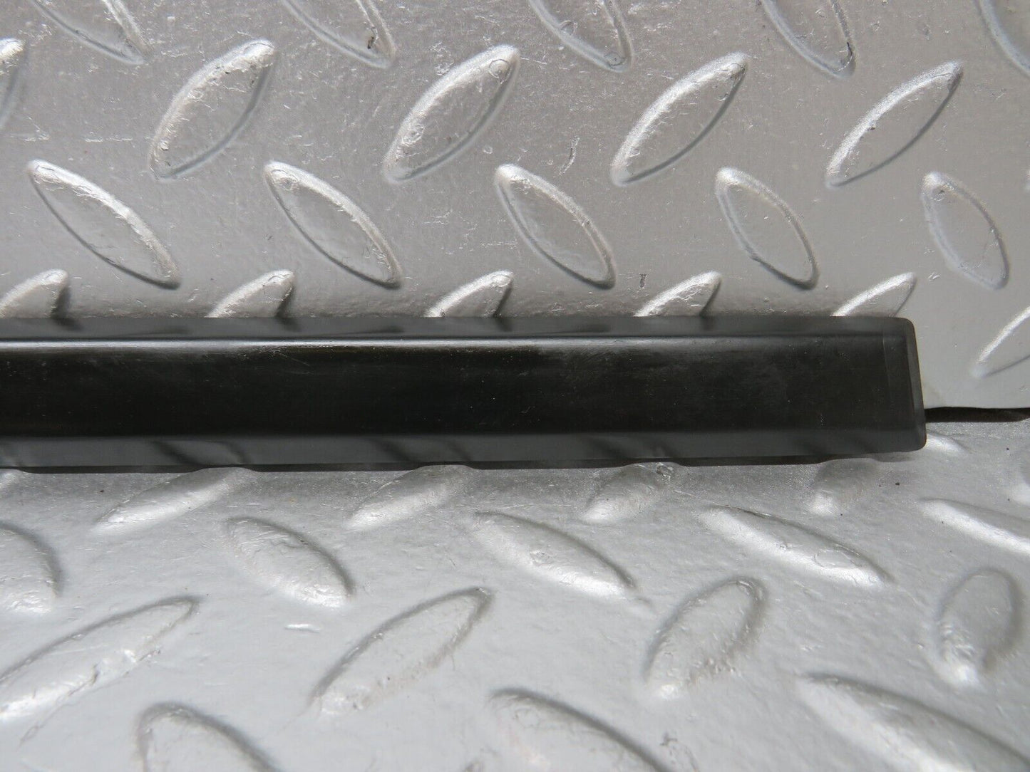 30787 Mercedes-Benz W201 190E 2.0L Rear Left Door Centre Moulding Trim