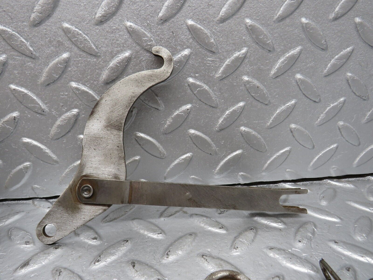 40504 Mercedes-Benz W110 230 Rear Brake Shoes Accessories Left And Right