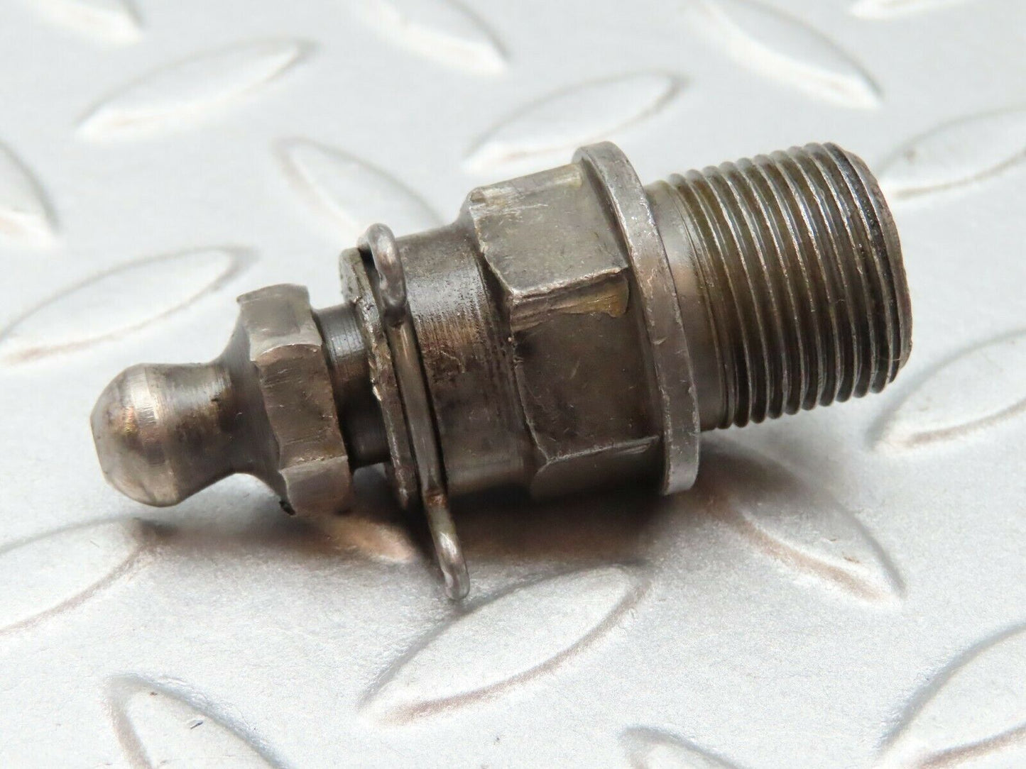 3548 Mercedes-Benz W108 280SE Ball Studs For Rocker Arm Mounting (Timing)
