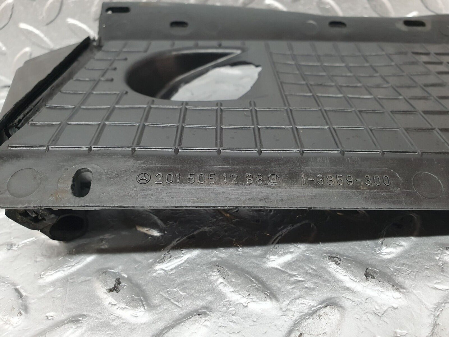 42728 Mercedes-Benz W201 190 Radiator Cover Panel 2015051288