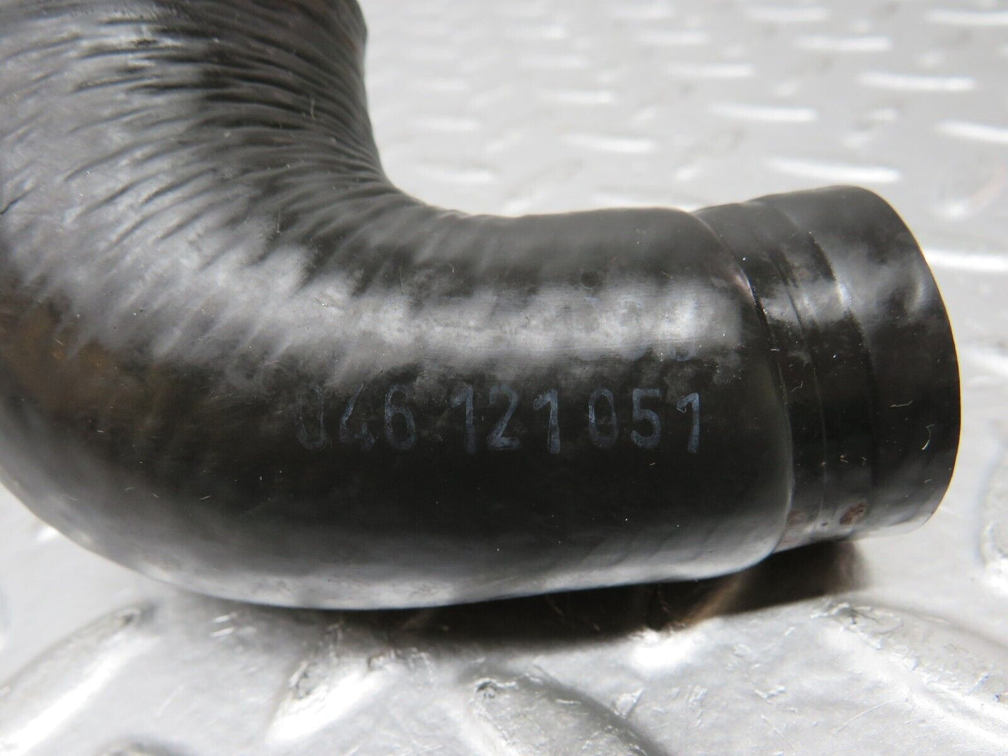 30132 Porsche 924 Radiator Hose 046121051
