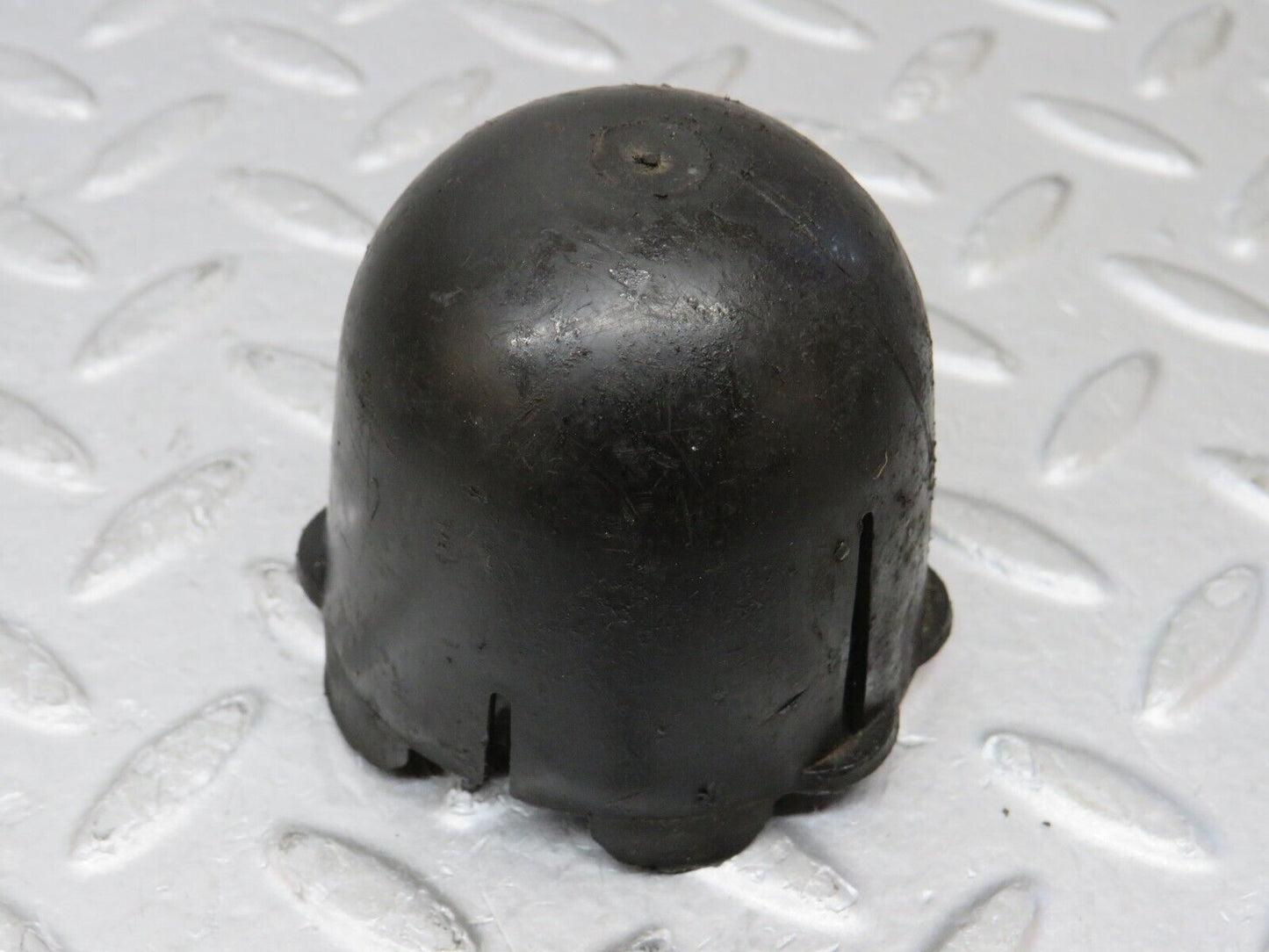 35754 Mercedes-Benz W108 Rear Shock Absorber Top Plastic Cap 2x