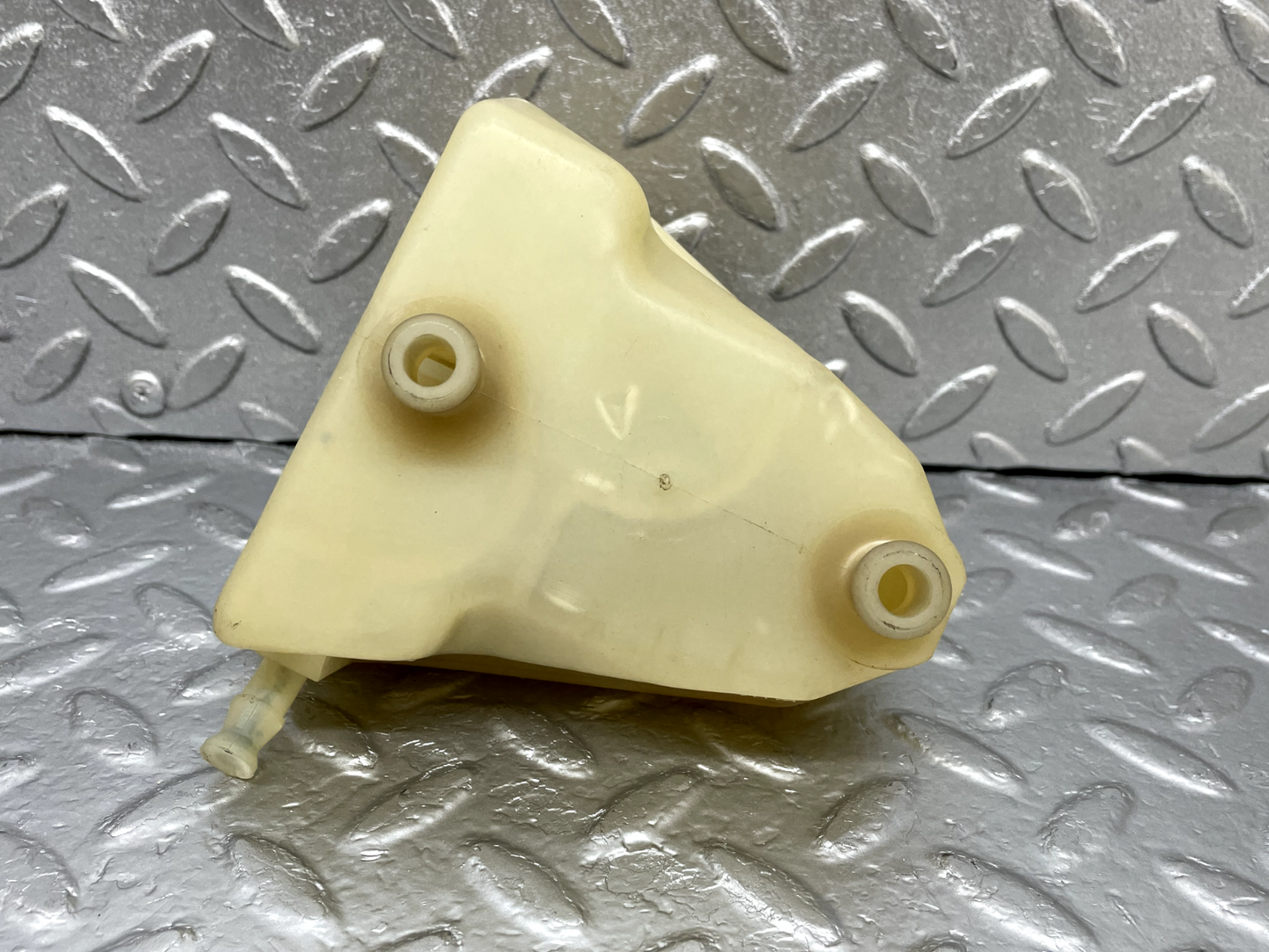 44271 Mercedes-Benz W123 280E Brake Fluid Reservoir Tank Dba