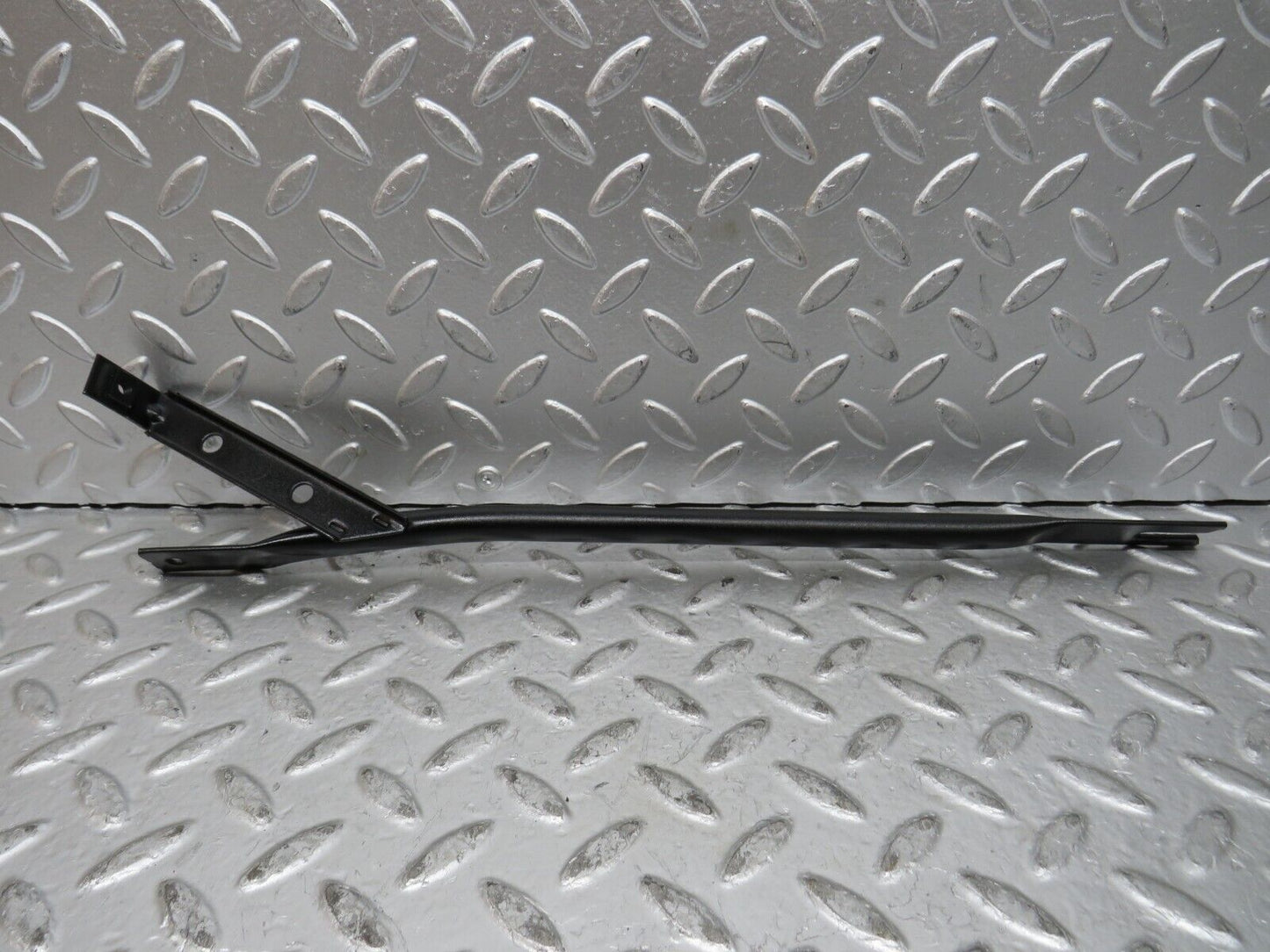 28179 Mercedes-Benz W123 280E Horn Bracket Horn Holder
