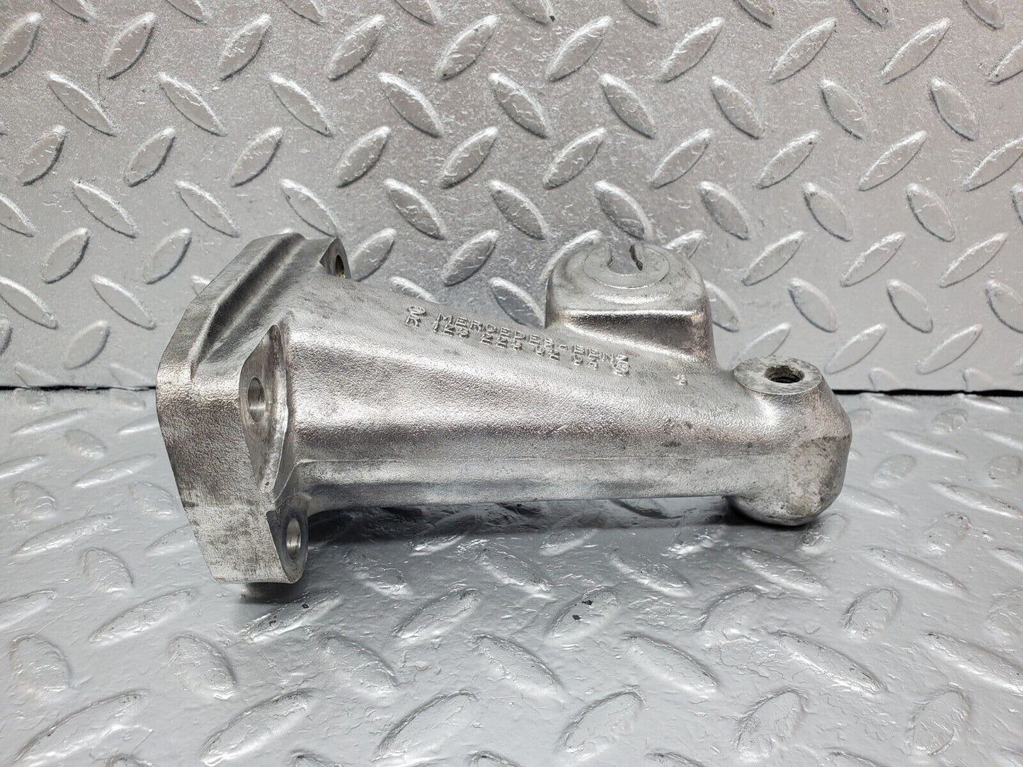 45429 Mercedes-Benz 280E M110.983 Engine Mount Bracket Left Side 1232230204