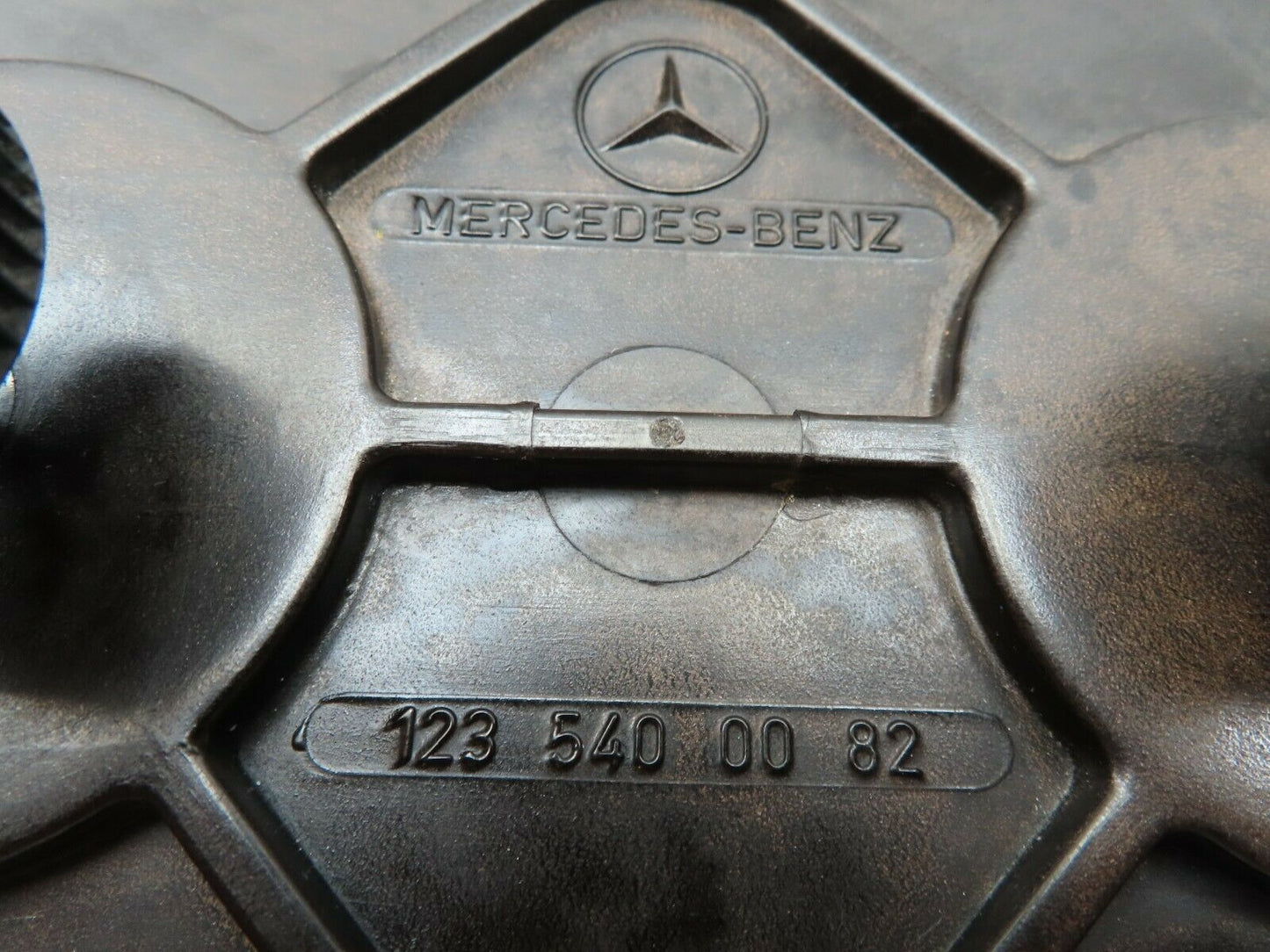 3775 Mercedes-Benz S123 200T Wagon Fuse Box Cover Lid 1235400082