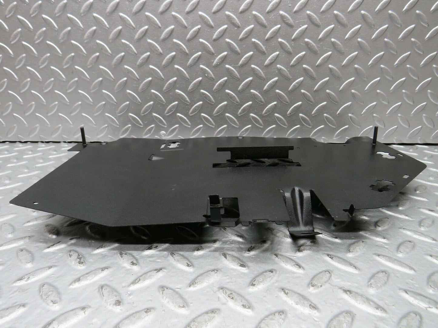 21785 Mercedes-Benz W126 300SE Left Footwell Relay Holder Bracket