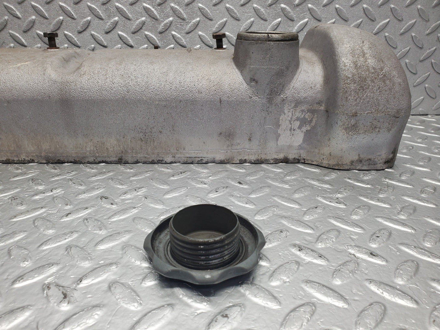 W112 cylinder head cover used OEM