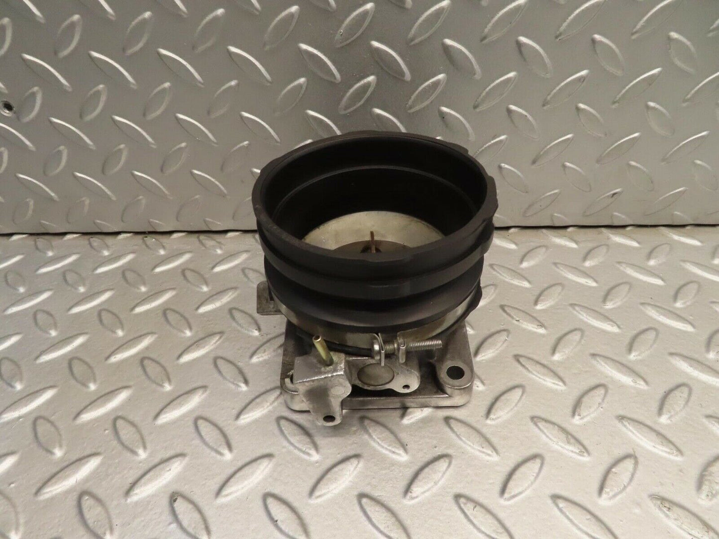 11717 Mercedes-Benz R107 450SL Coupe Throttle Body Valve 1001410382