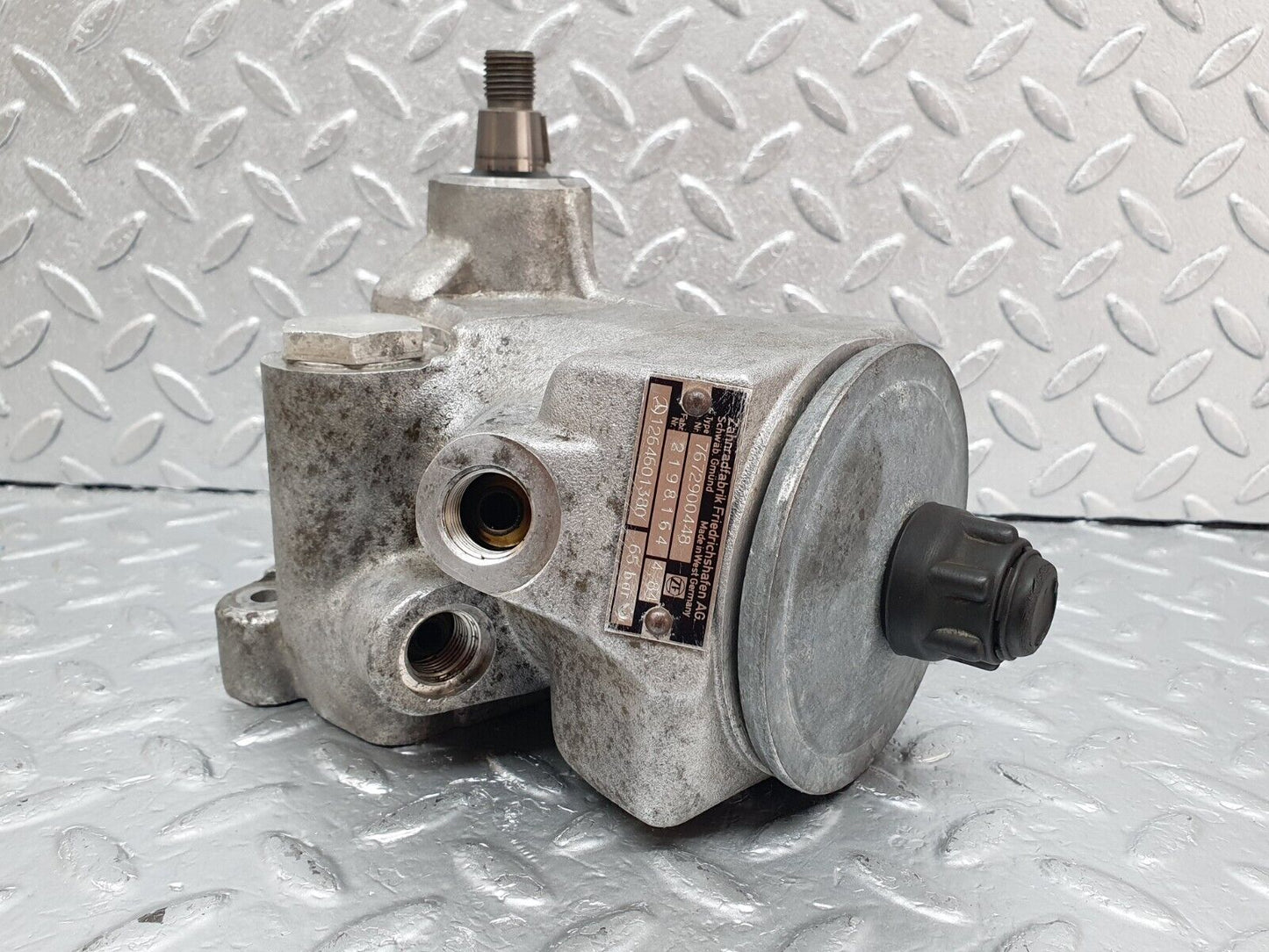 44133 Mercedes-Benz C123 230CE Coupe Power Steering Pump 1264601380 7672900448